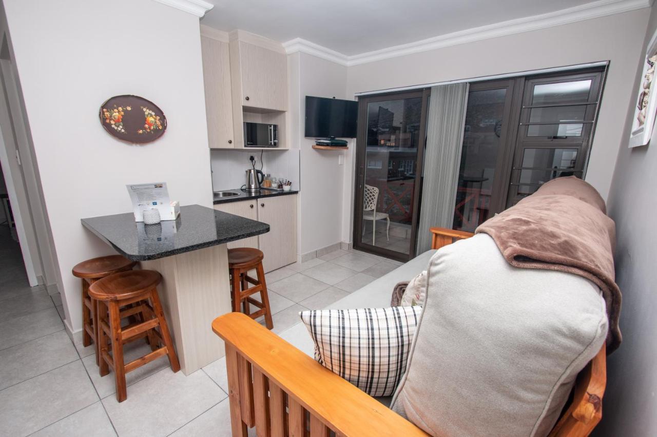 Van Den Berg'S Guesthouse Bettyʼs Bay Zewnętrze zdjęcie