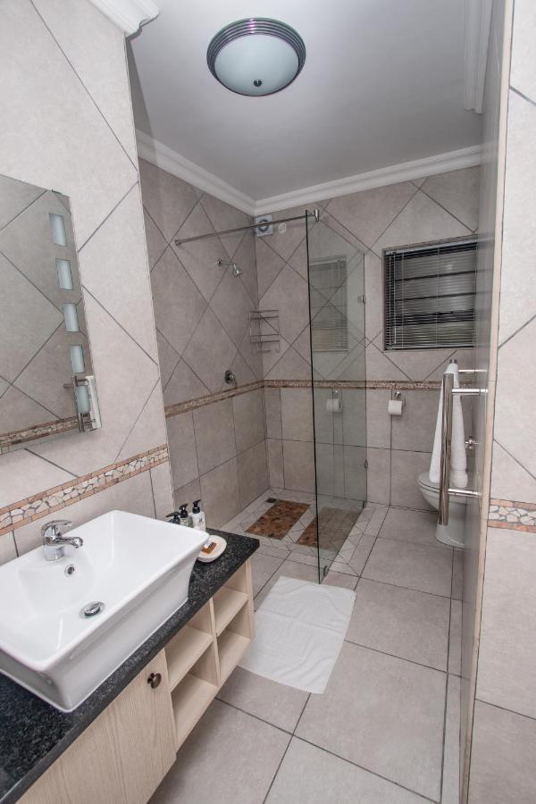 Van Den Berg'S Guesthouse Bettyʼs Bay Zewnętrze zdjęcie