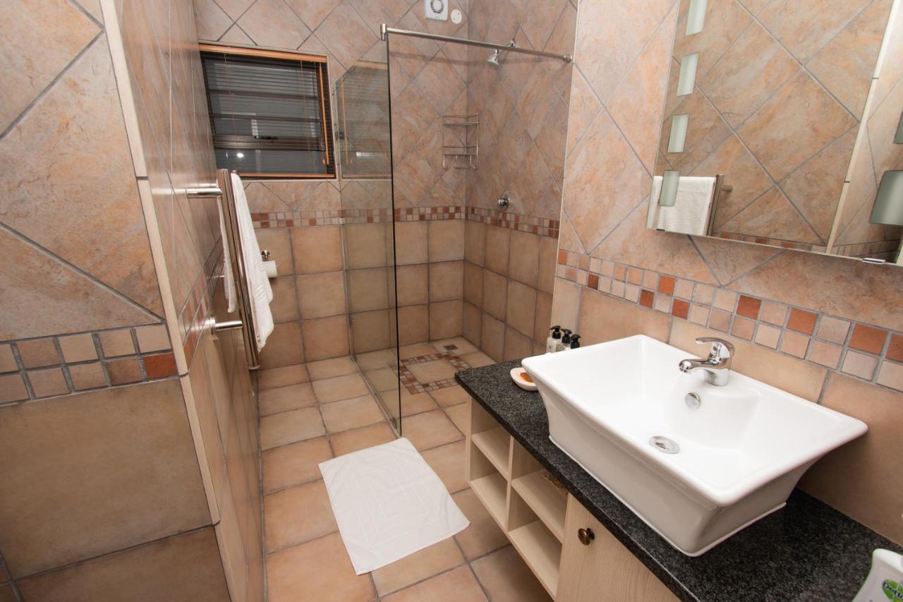Van Den Berg'S Guesthouse Bettyʼs Bay Zewnętrze zdjęcie
